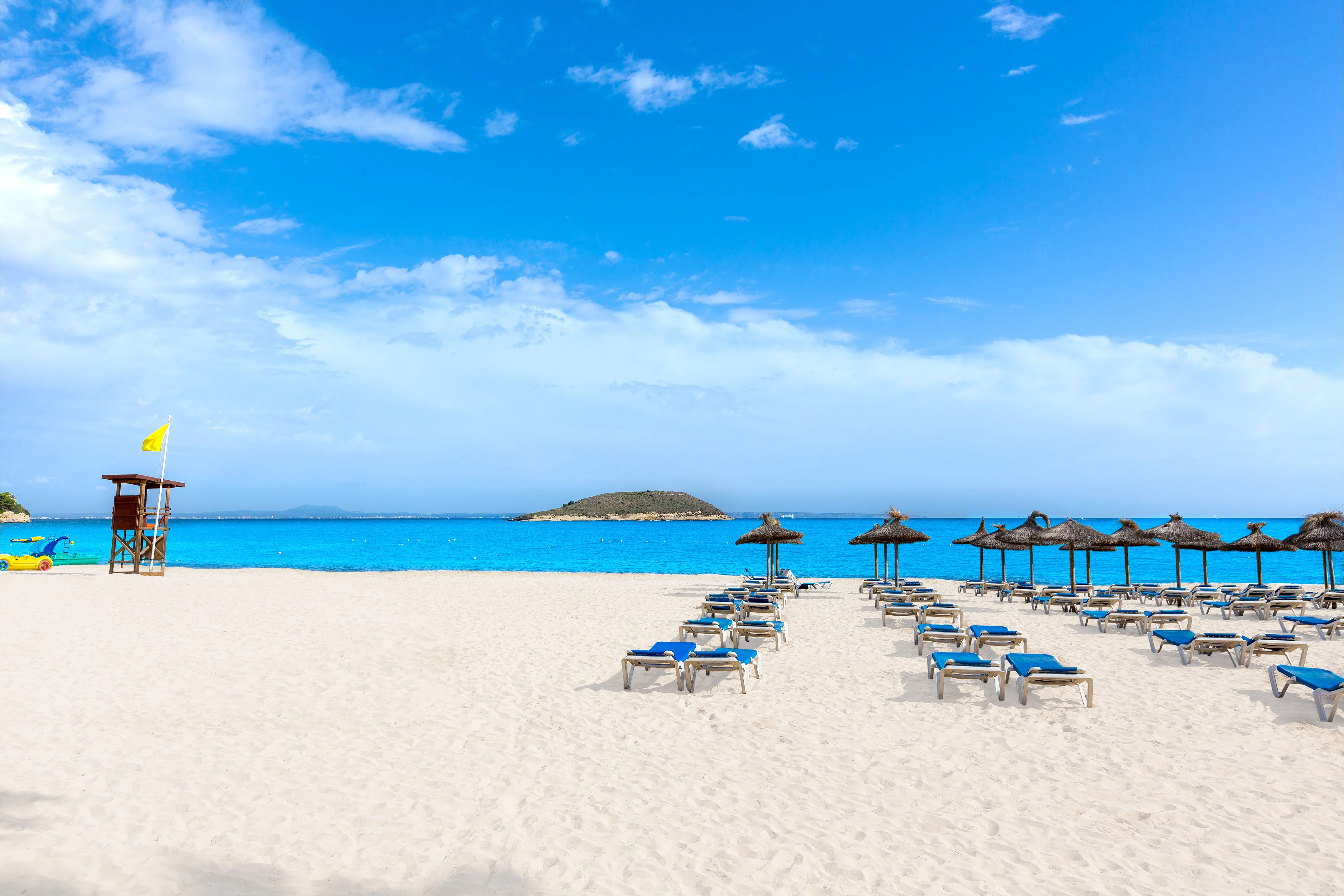 Gran Folies Beach Club with Restaurant and Bar: Mallorca's Hidden Jewel