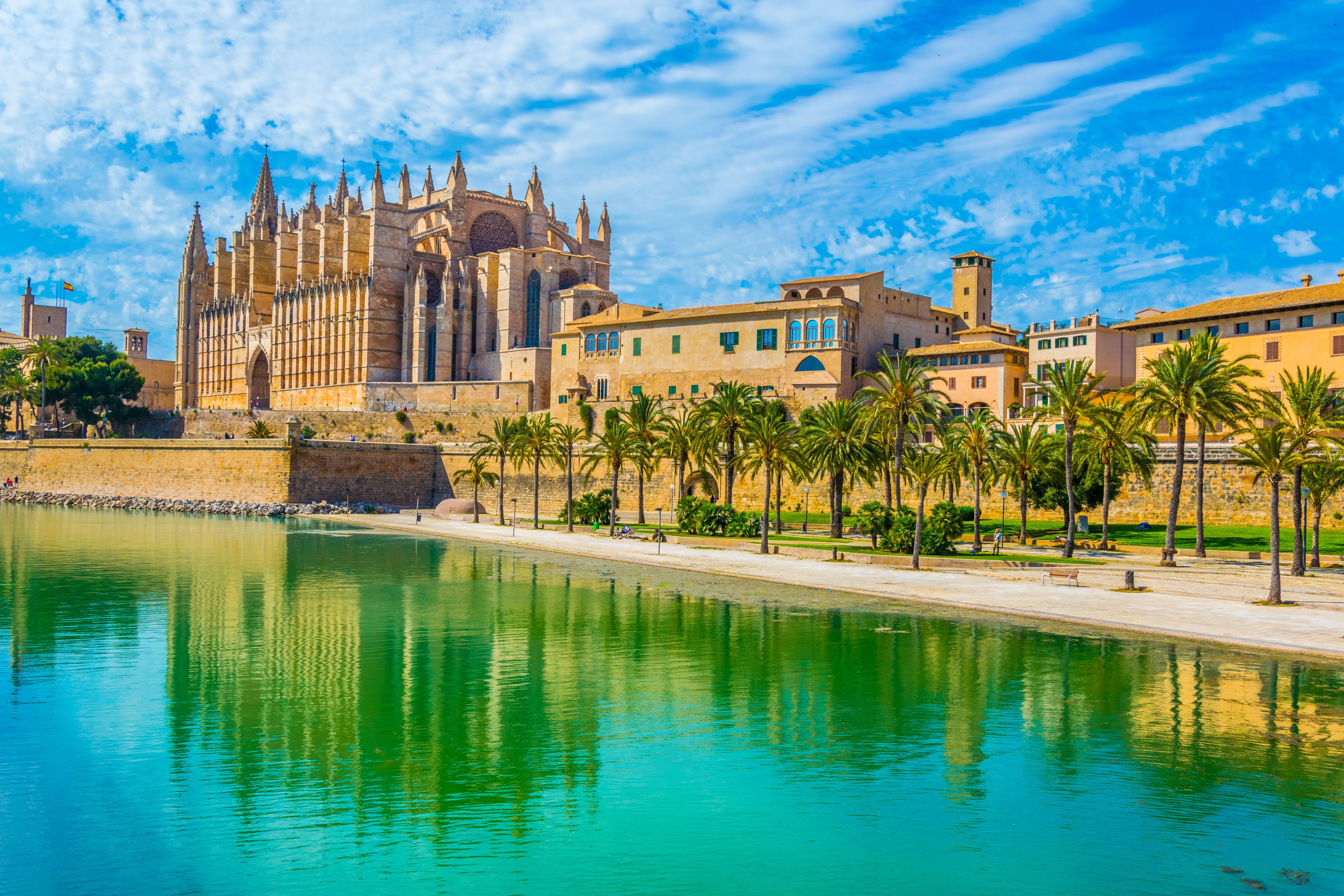 The Ultimate Guide to Mallorca’s Seaside Dining Experiences