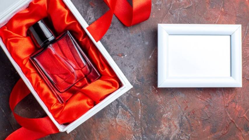 Gift the Magic of Fragrance with Perfume Hampers