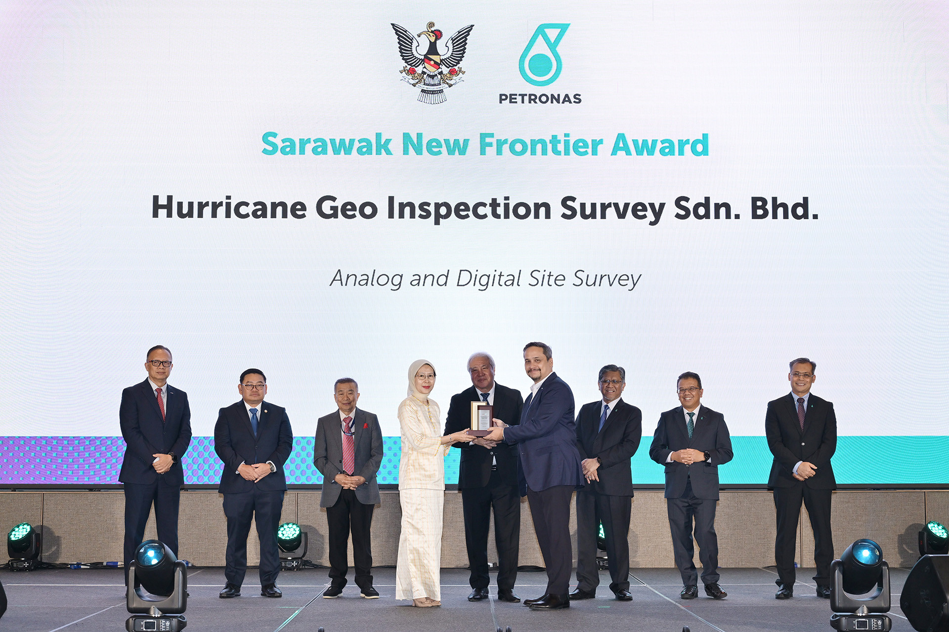 PETRONAS, Sarawak Government Honour Local Vendors, Spurring Growth of Local OGSE Ecosystem