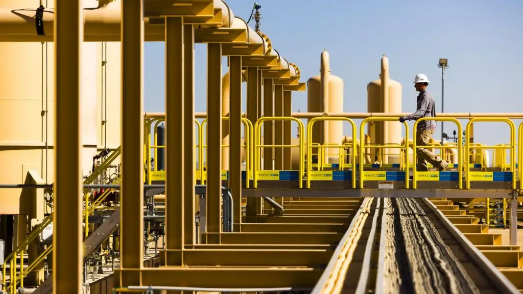 bp unlocks value, divests non-controlling interests in US onshore midstream assets for $1.5 billion