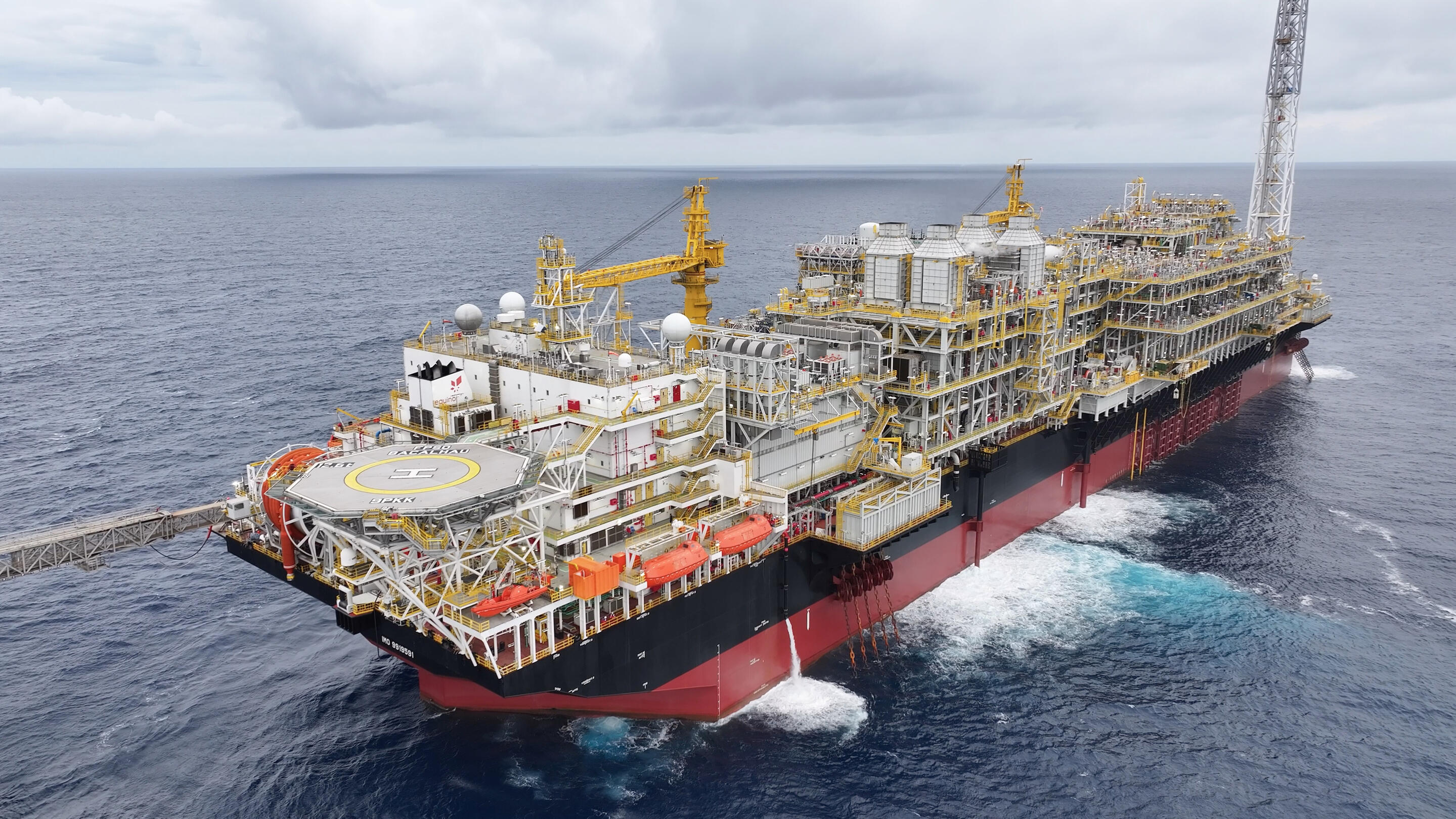 Bacalhau online: ExxonMobil begins first deepwater production in Brazil