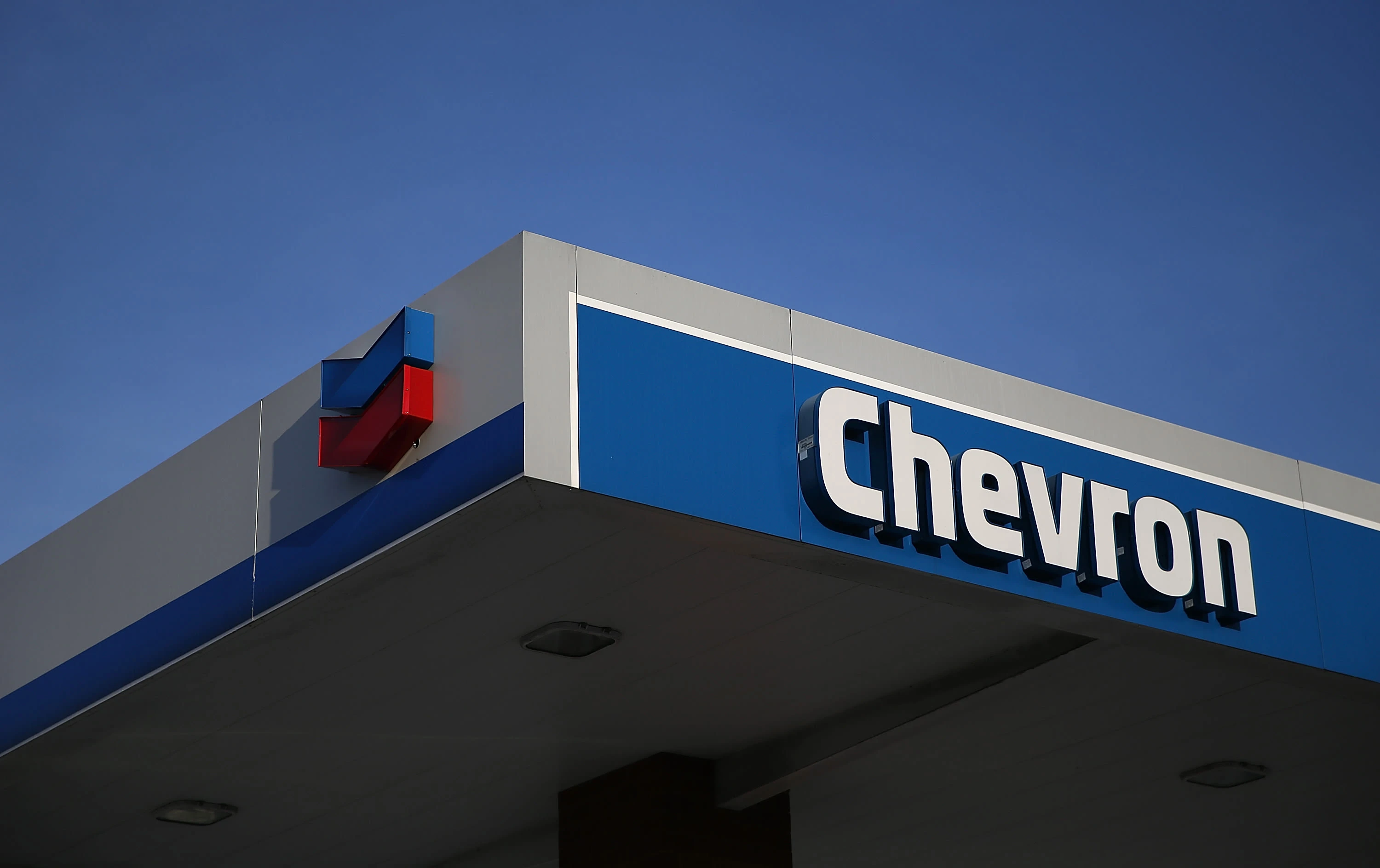 Chevron to divest its ownership interests in Hess Midstream and DJ Basin crude midstream assets