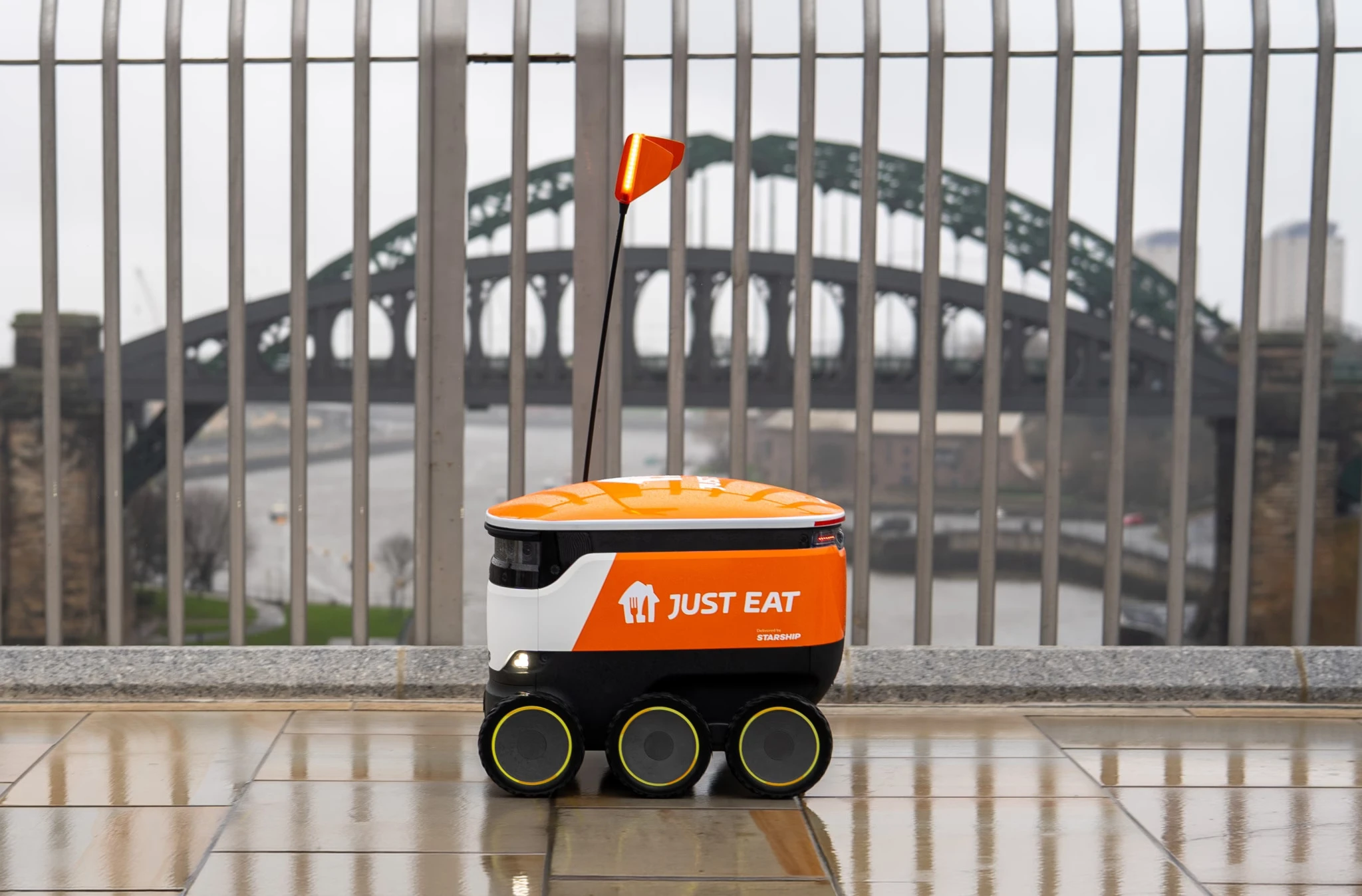 Starship Technologies and Just Eat announce ground-breaking partnership in major expansion of robot delivery