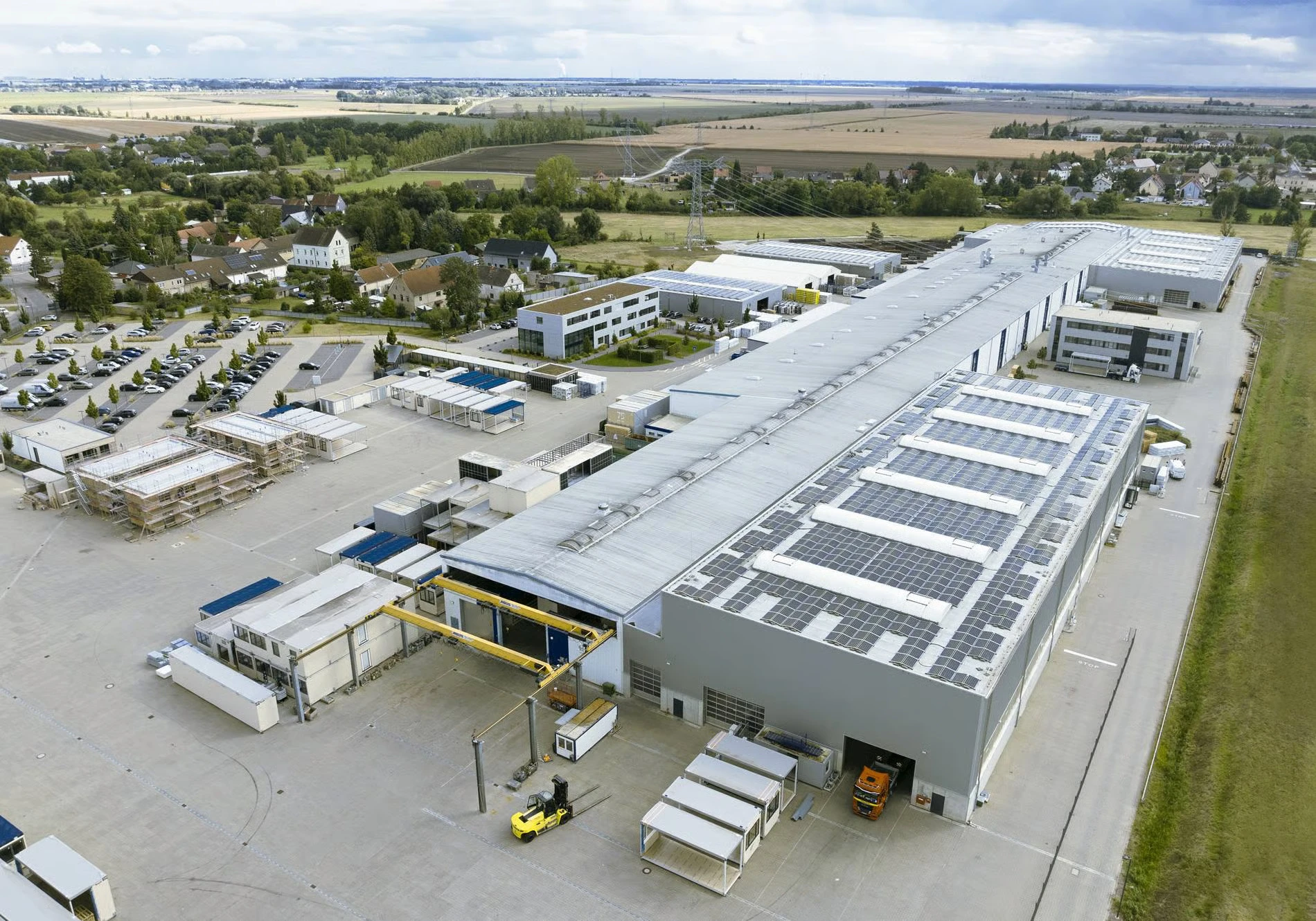 Cooperation between KUKA and KLEUSBERG: Automated Manufacturing in Modular Construction