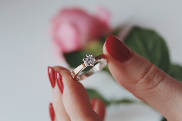 Pros and Cons of a Pavé Engagement Ring